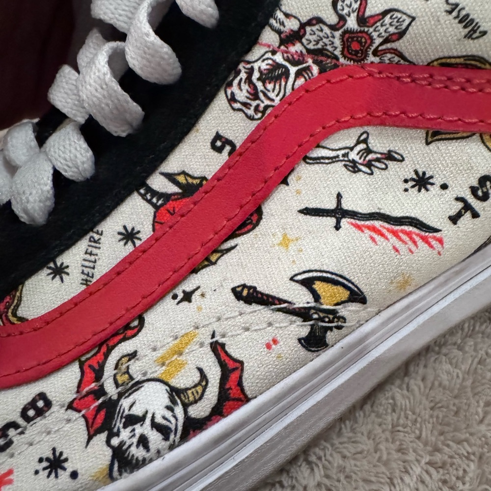Vans Stranger Things Skater Shoes Men’s size 8 Women’s size 9.5 - Picture 13 of 15